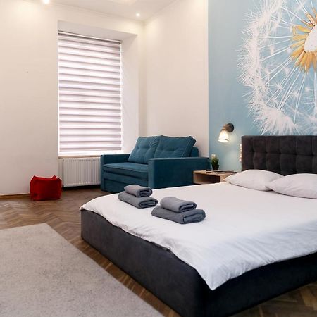 Main Square Apartment Good Stay In The City Center Lviv Exterior photo